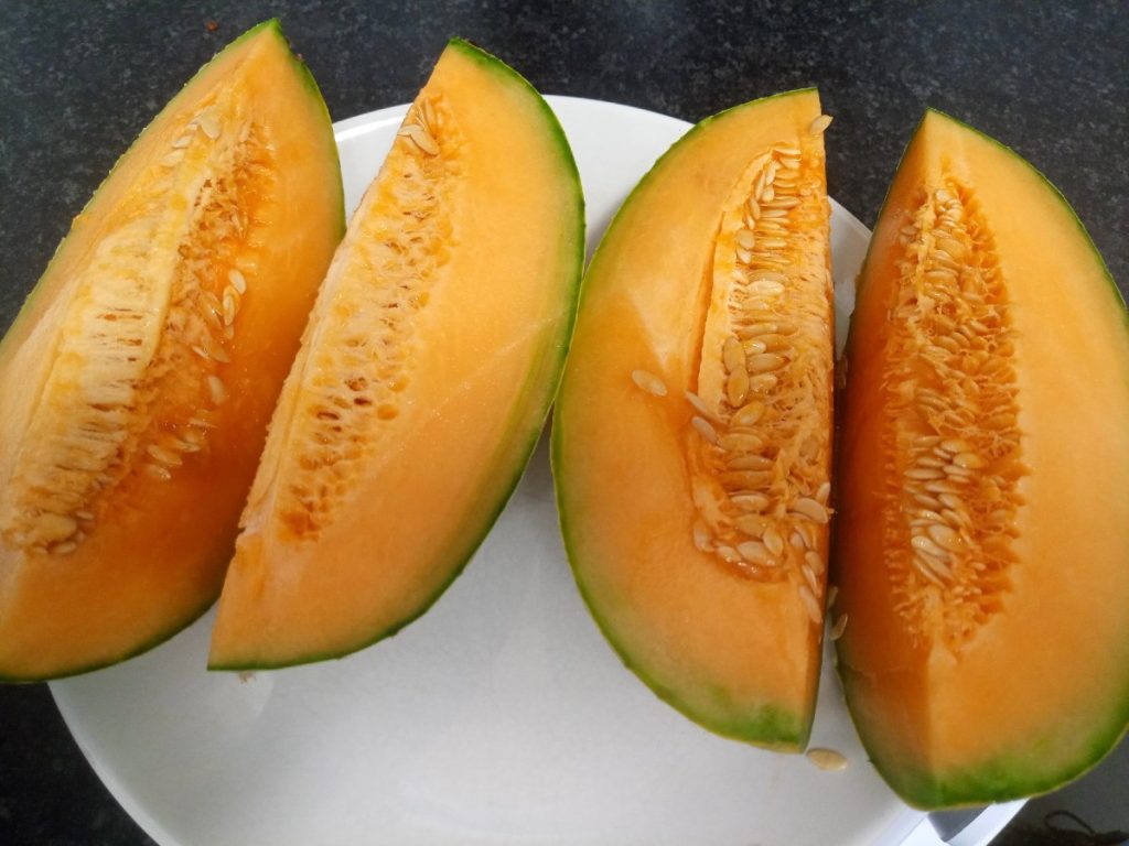 August 2025 - melon 'Emir' quartered